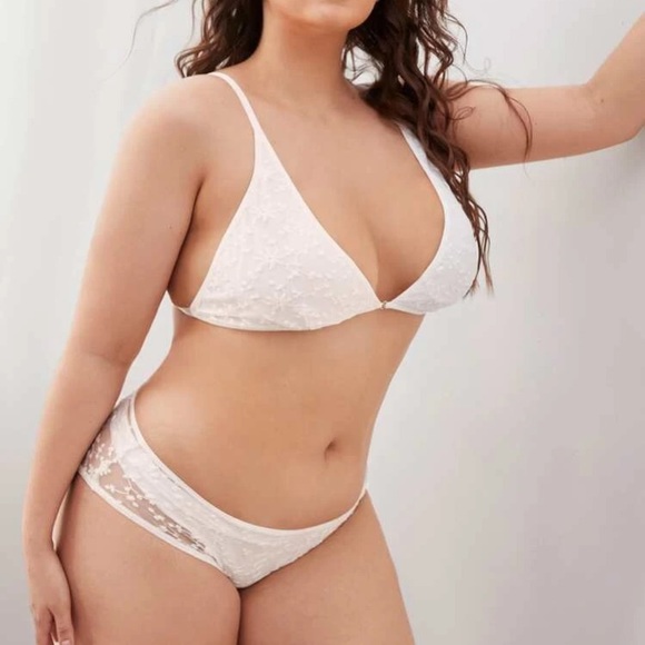 SHEIN Other - 🎉 HP! NWT White Mesh Embroidered Bra & Panty Set